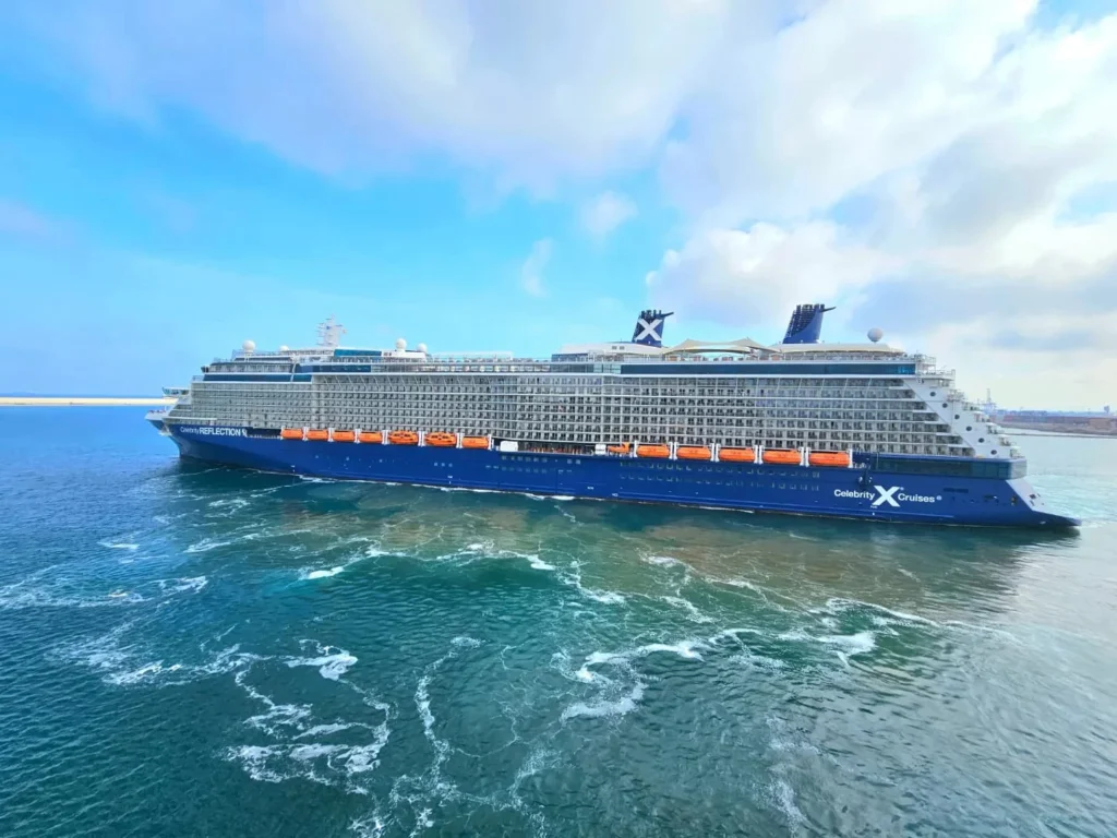 Valencia Cruise Adventure: E-Step Exploration, Beach Bliss, and Canaletto Cuisine 39 Cruising with Danny and Peter, Holland America Line, Nieuw Statendam, Valencia, Spain | Exploring Valencia on an e-step during a Mediterranean cruise adventure, passing iconic landmarks like the City of Arts and Sciences and the historic Barrio del Carmen.