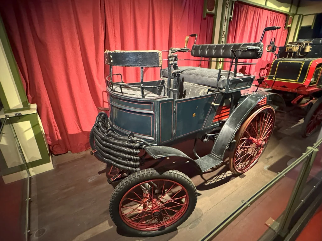 Cruising with Danny and Peter, P&O Ferries, Pride of Rotterdam, Kingston upon Hull, England | Images showcasing a Minicruise to England with P&O Ferries, including the Pride of Rotterdam ferry, scenic North Sea views, gourmet dining aboard, attractions in Hull such as The Deep aquarium, the Streetlife Museum of Transport, Hull Minster, and vibrant city experiences like shopping and dining, capturing the highlights of a UK short break cruise from Rotterdam to Hull.