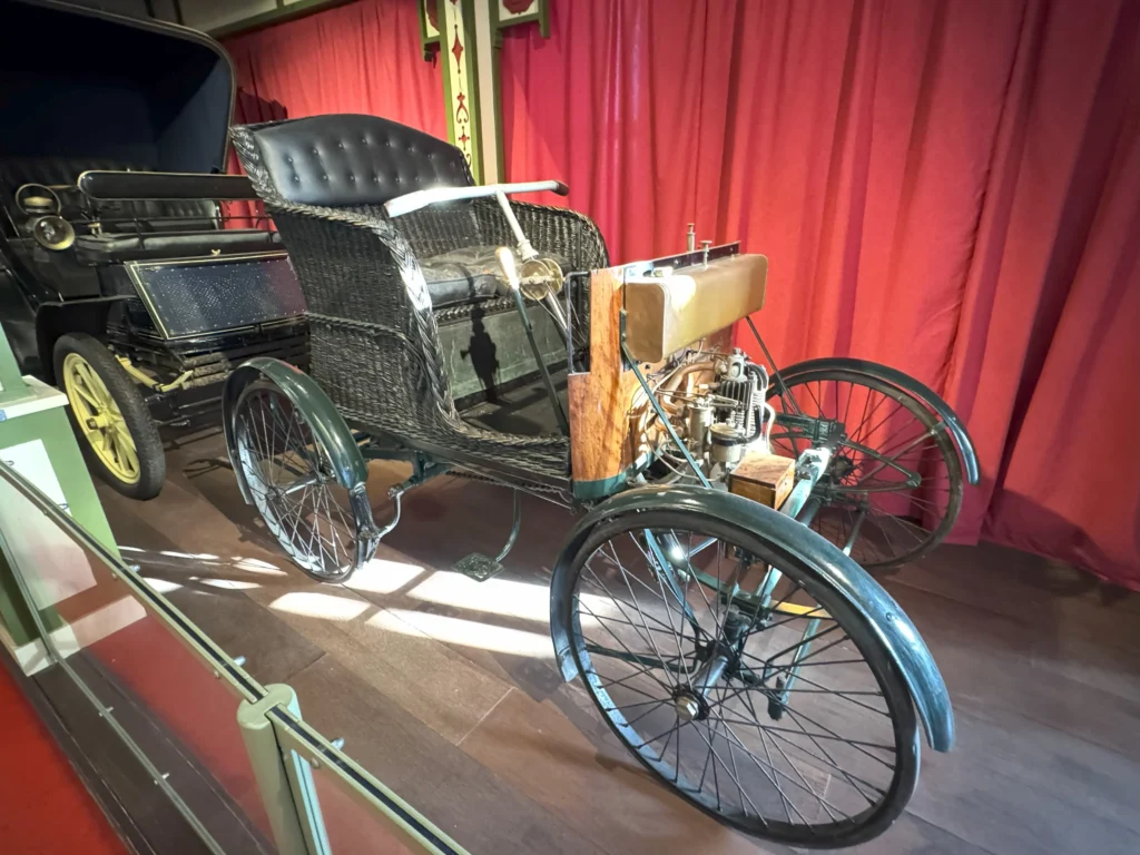 Cruising with Danny and Peter, P&O Ferries, Pride of Rotterdam, Kingston upon Hull, England | Images showcasing a Minicruise to England with P&O Ferries, including the Pride of Rotterdam ferry, scenic North Sea views, gourmet dining aboard, attractions in Hull such as The Deep aquarium, the Streetlife Museum of Transport, Hull Minster, and vibrant city experiences like shopping and dining, capturing the highlights of a UK short break cruise from Rotterdam to Hull.