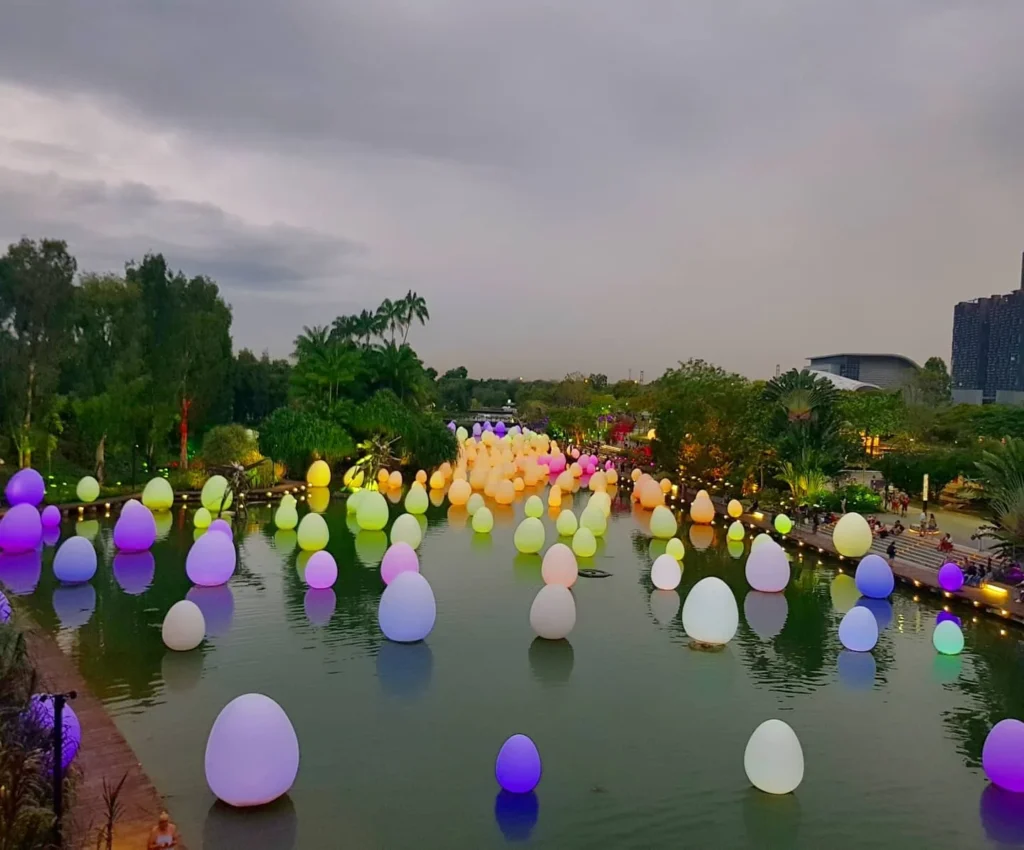 Cruising with Dannay and Peter, Holland America Line, Westerdam, Singapore | Image of Gardens by the Bay's Supertree Grove, Flower Dome Singapore, Cloud Forest Dome, and Changi Airport Jewel with Rain Vortex showcasing Singapore Gardens highlights.