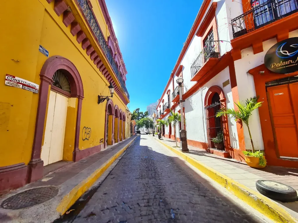 Cruising with Danny and Peter, Holland America Line, Koningsdam, Mazatlan, Mexico | Thrilling Mazatlán adventure tour highlights featuring speed boat rides across the Pacific Ocean, pulmonia car tour through Old Town Mazatlán, and resort relaxation.