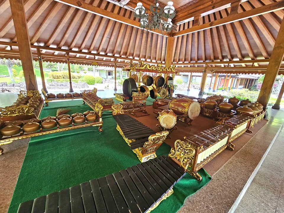 Cruising with Danny and Peter, Holland America Line, Westerdam, Semarang, Java, Indonesia, Borobudur Temple Cruise, Java Adventure | Panoramic view of Borobudur during a Borobudur Temple Cruise, showcasing the UNESCO Buddhist Temple amidst Central Java’s lush hills, with the Westerdam ship docked for the Holland America Westerdam Borobudur Tour, a Luxury Cruise Java adventure in Holland America Far East. Close-up of stupas and Buddha statues at Borobudur, reflecting Mahayana Buddhist Heritage, alongside a vibrant market scene from a Semarang Java Tour, part of an Indonesian Cultural Journey. Travelers explore this Borobudur Pilgrimage Site on a Central Java Travel excursion, enjoying a stunning sunset over the 9th-Century Temple Exploration, with detailed stone reliefs of the UNESCO Buddhist Temple and relaxation on the Westerdam deck during a Westerdam Cruise Indonesia.