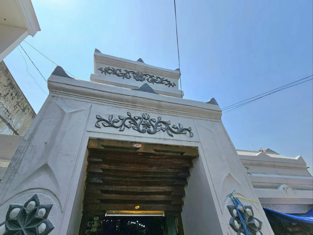 Cruising with Danny and Peter, Holland America Line, Westerdam, Surabaya, Indonesia, Surabaya Private Tour, Cultural Journey | Exploring Surabaya’s oldest Buddhist temple with intricate carvings, vibrant Arab Street bustling with spices, colorful local market stalls with fresh produce, ancient artifacts at the National Museum, and Holland America’s Westerdam docked for a Surabaya Private Tour. This Private Cultural Tour Surabaya includes a Surabaya Temple Tour, Surabaya Cultural Exploration, Surabaya Market Adventure, Surabaya Heritage Walk, and Westerdam Cruise Excursion with a Surabaya City Guide, showcasing a Customized Tour Surabaya and Private Sightseeing Surabaya experience.