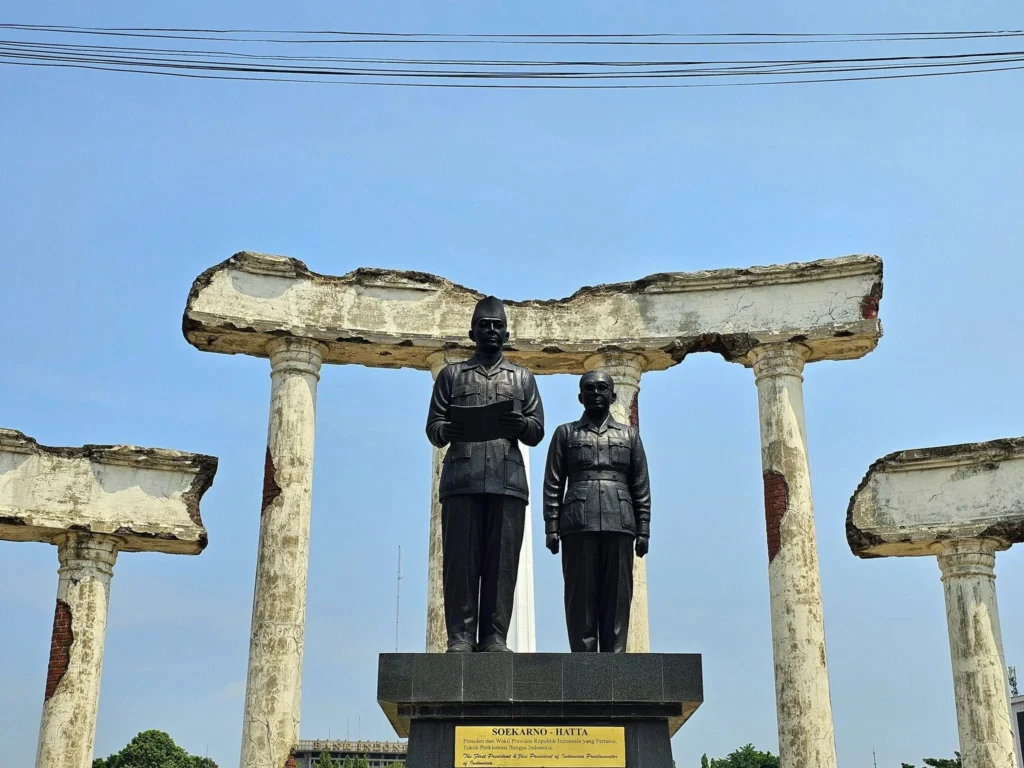 Cruising with Danny and Peter, Holland America Line, Westerdam, Surabaya, Indonesia, Surabaya Private Tour, Cultural Journey | Exploring Surabaya’s oldest Buddhist temple with intricate carvings, vibrant Arab Street bustling with spices, colorful local market stalls with fresh produce, ancient artifacts at the National Museum, and Holland America’s Westerdam docked for a Surabaya Private Tour. This Private Cultural Tour Surabaya includes a Surabaya Temple Tour, Surabaya Cultural Exploration, Surabaya Market Adventure, Surabaya Heritage Walk, and Westerdam Cruise Excursion with a Surabaya City Guide, showcasing a Customized Tour Surabaya and Private Sightseeing Surabaya experience.